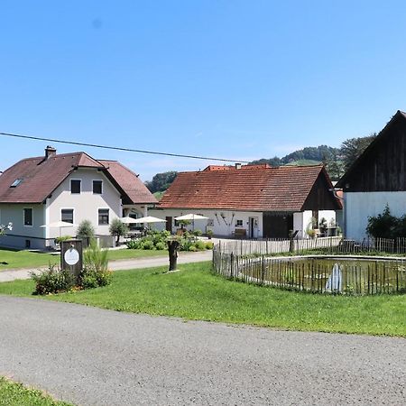 Lackenbauer Apartamento Muggenau Exterior foto